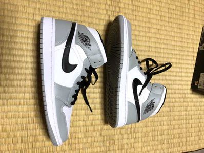 Nike Air Jordan 1 Mid "Light Smoke Grey/White/Black"
