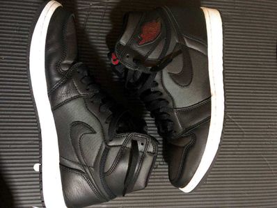 Nike Air Jordan 1 Retro High OG "Black/Metallic Silver/Gym Red"