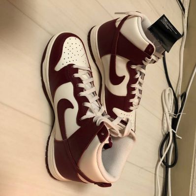 NIKE Women's DUNK HIGH "TEAM RED"