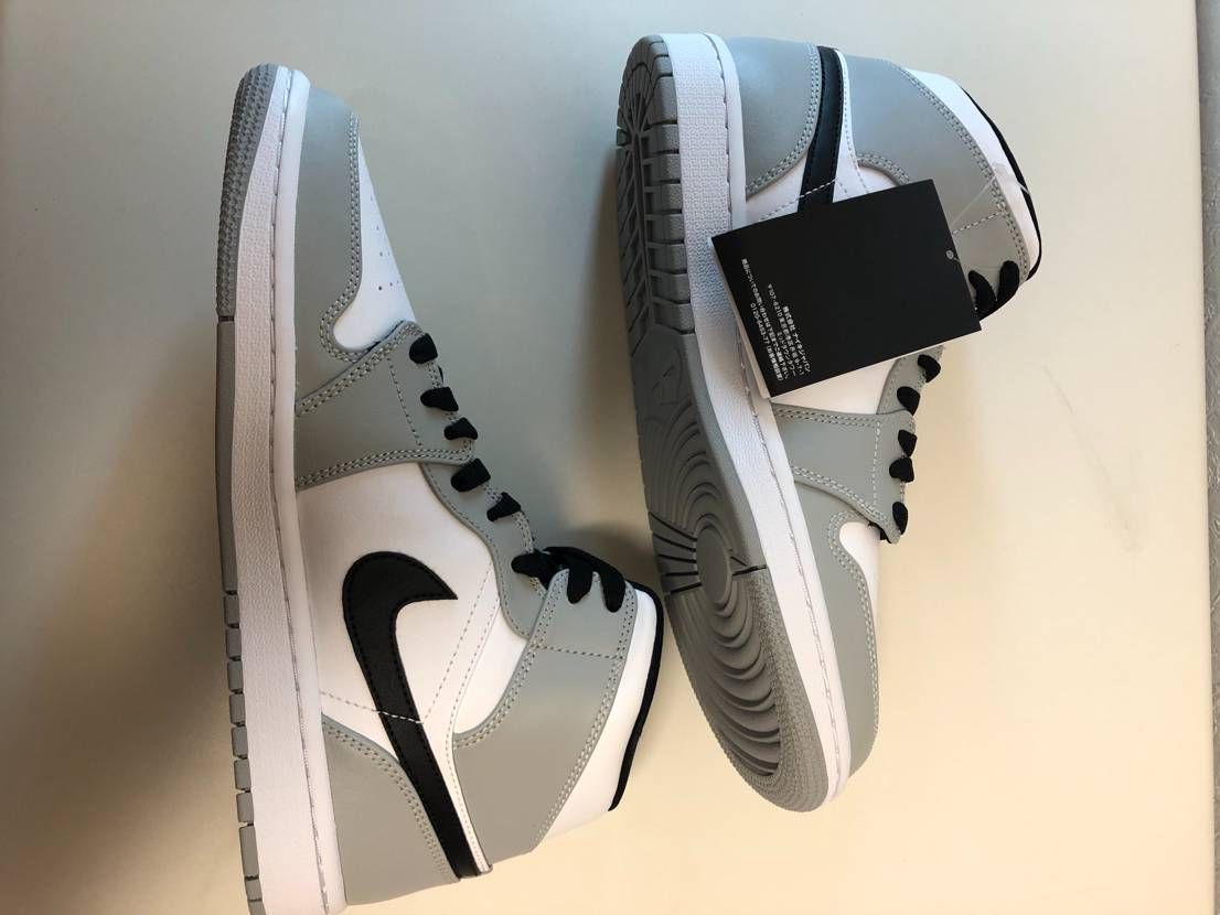 Nike Air Jordan 1 Mid "Light Smoke Grey/White/Black"