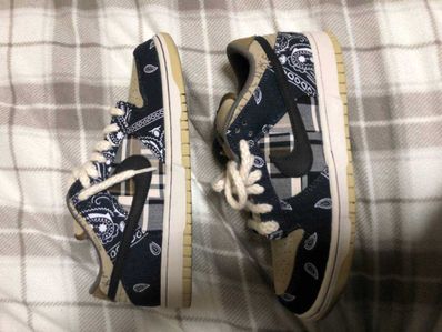 Travis Scott × Nike SB Dunk Low "Black/Parachute Beige"