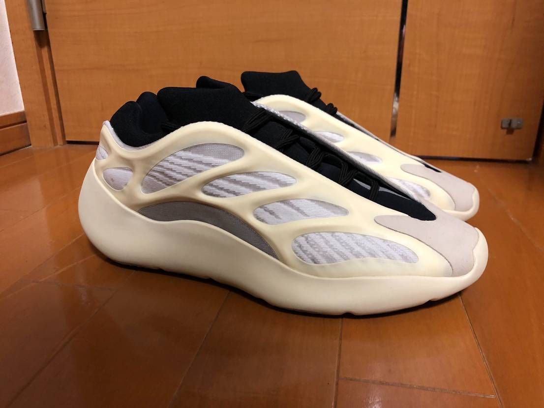 adidas YEEZY 700V3 "Azael"