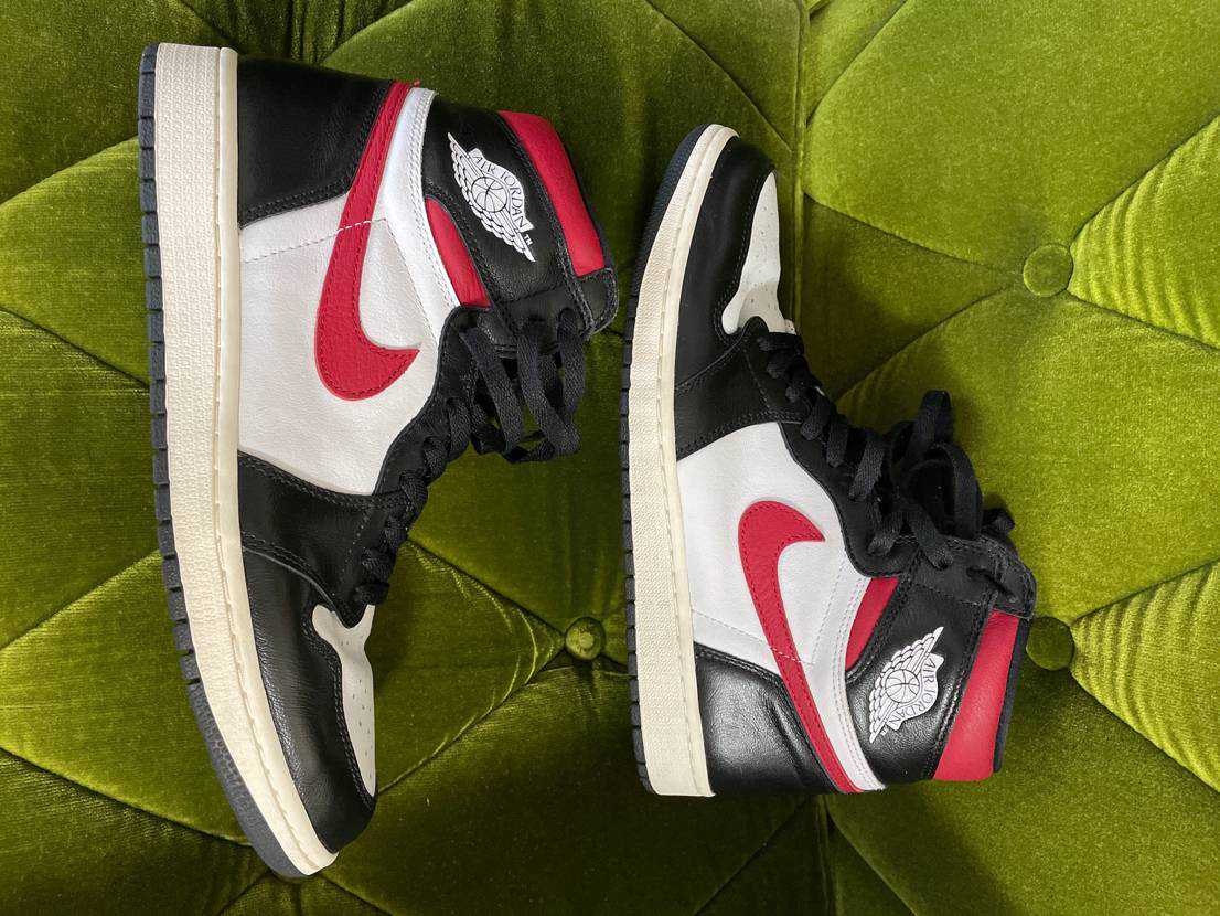 Nike Air Jordan 1 Retro High "Black/White/Sail/Gym Red"
