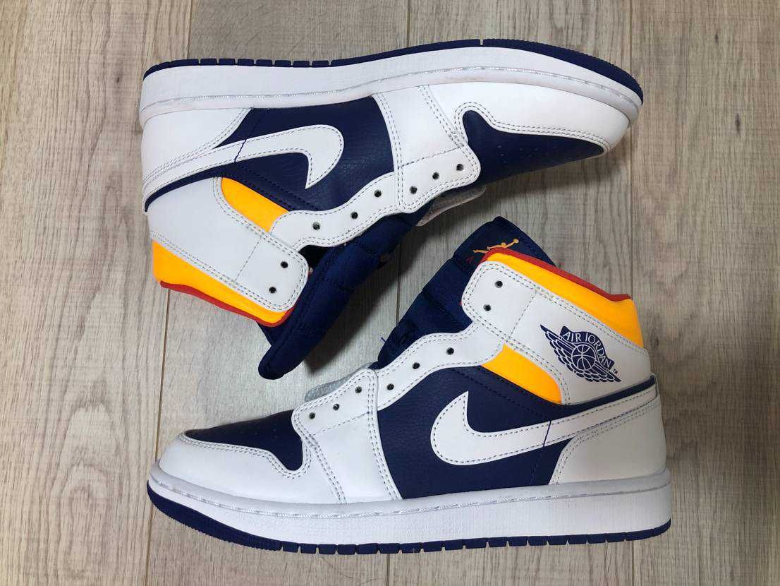 NIKE AIR JORDAN 1 MID "WHITE/NAVY/YELLOW"