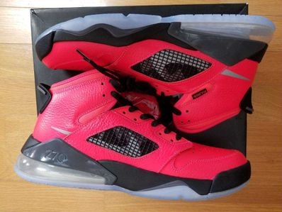 Paris Saint-Germain (PSG) × Nike Jordan Mars 270 "Infrared 23/Reflect Silver-Black"