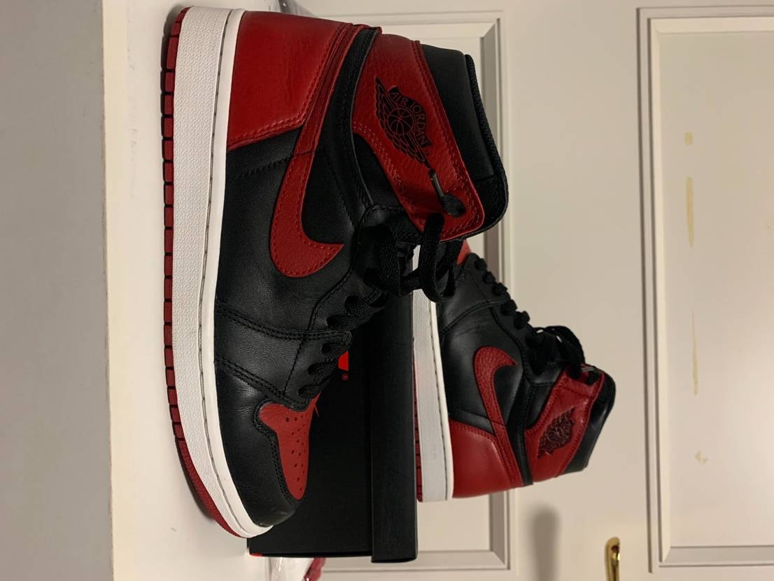 Nike Air Jordan 1 Retro High OG "Bred/Banned" (2016)