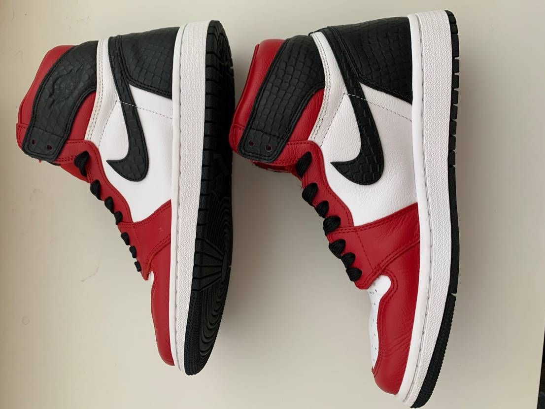 Nike Women's Air Jordan 1 High OG "Satin Red"