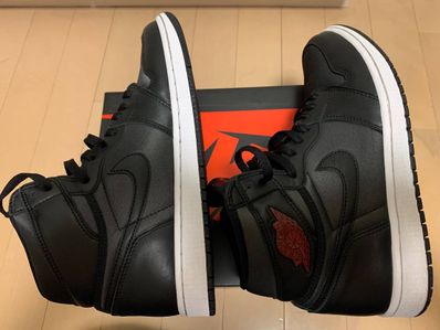 Nike Air Jordan 1 Retro High OG "Black/Metallic Silver/Gym Red"