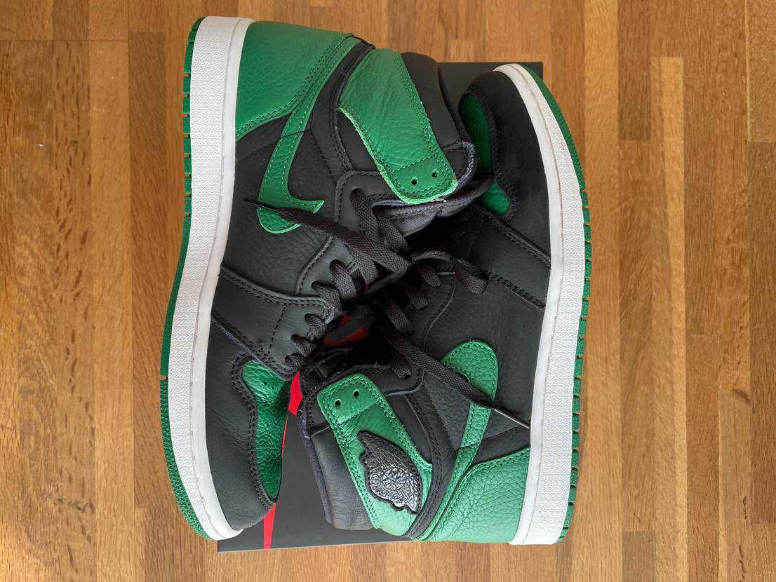 Nike Air Jordan 1 Retro High OG "Black/Pine Green" (2020)