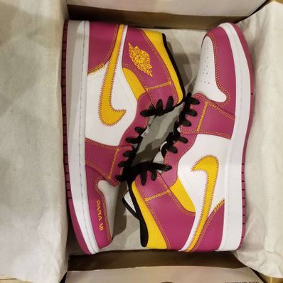 Nike Air Jordan 1 Mid "Dia De Muertos"