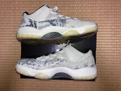 Nike Air Jordan 11 Low Snakeskin "Light Bone/University Red/Sail/Black"