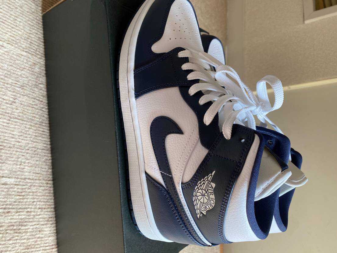 Nike Air Jordan 1 Mid "White Metallic Gold Obsidian"