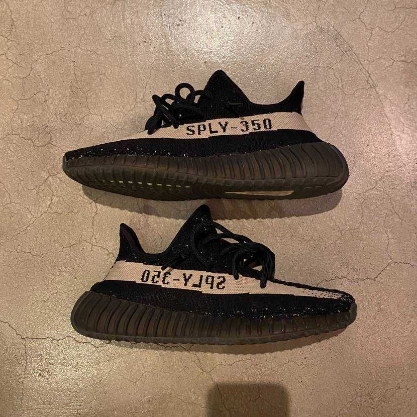 adidas YEEZY Boost 350 V2 "Oreo"