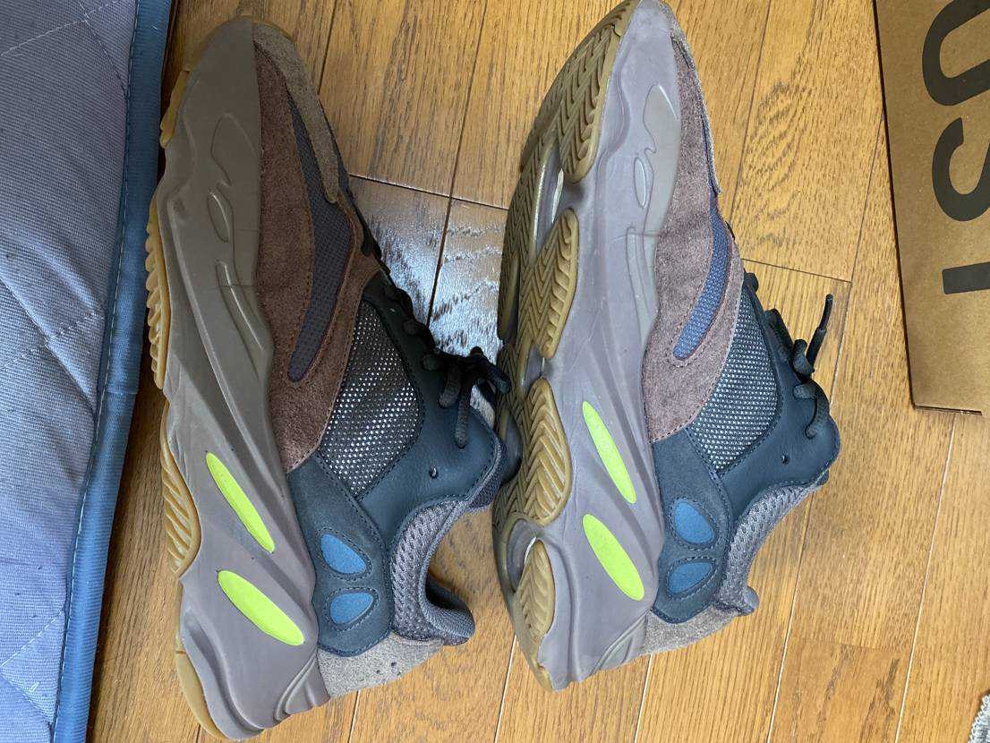 YEEZY BOOST 700 WAVE RUNNER DARK GREY