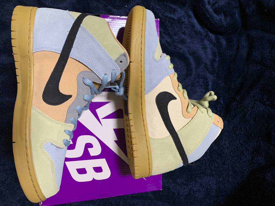 Nike SB Dunk High "Easter Spectrum"