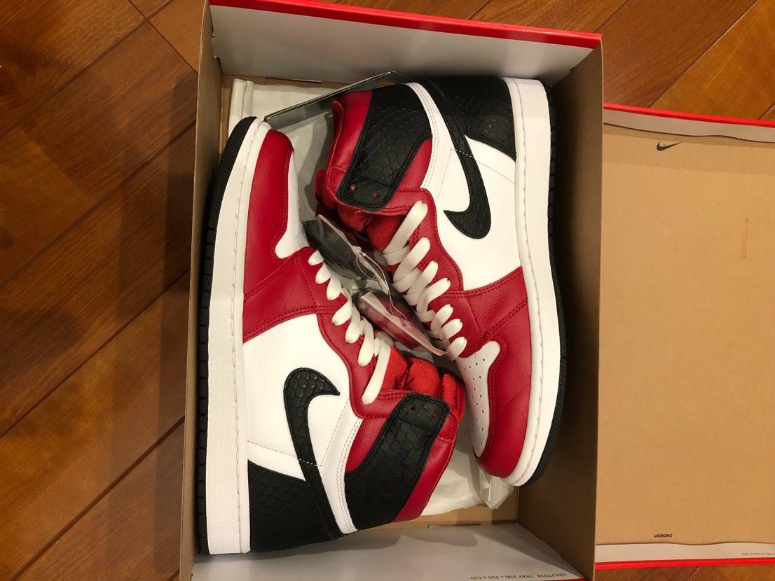 Nike Women's Air Jordan 1 High OG "Satin Red"