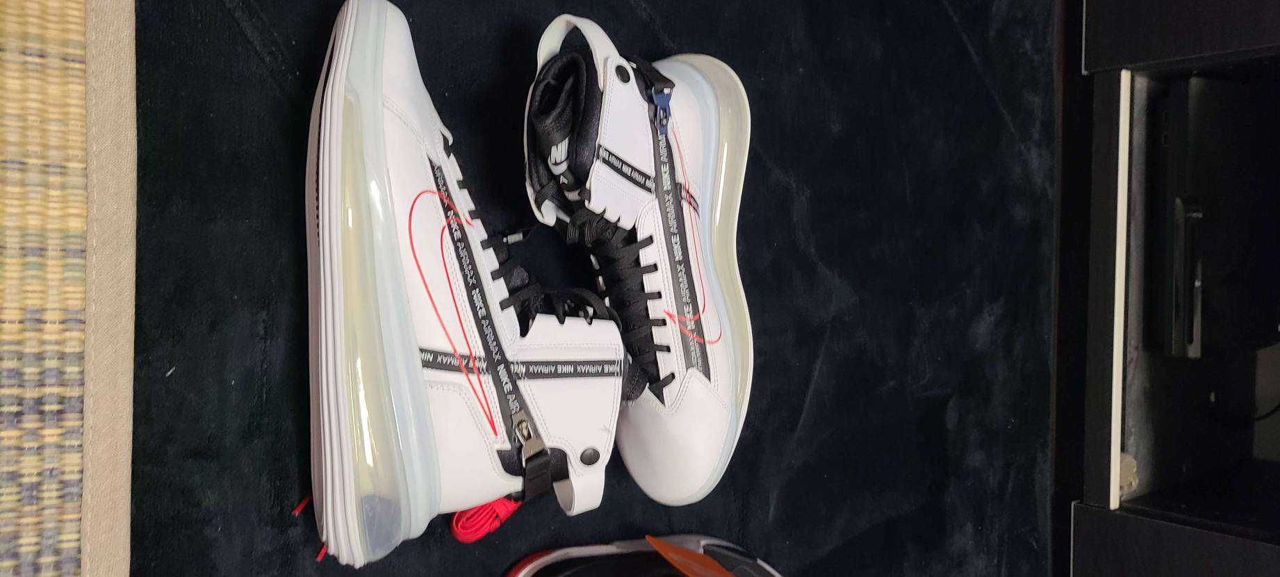 Nike Air Max 720 Saturn "White/Black/Red"