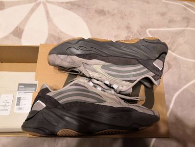 adidas YEEZY Boost 700 V2 "Tephra"