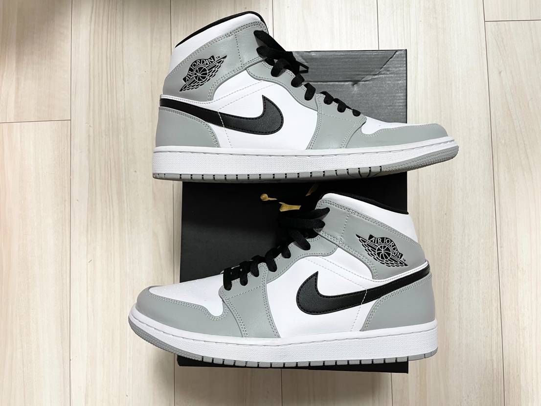 Nike Air Jordan 1 Mid "Light Smoke Grey/White/Black"