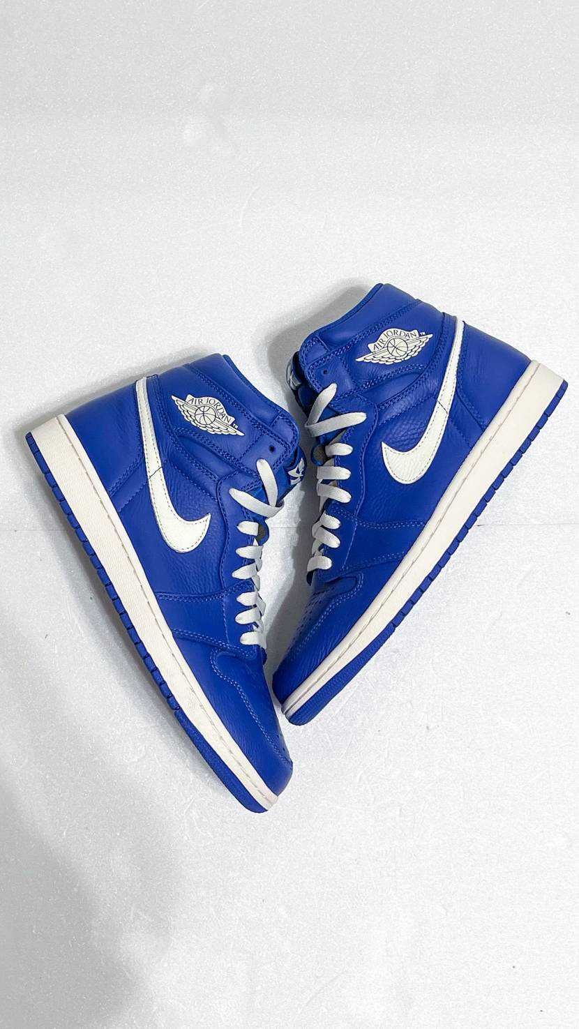 Nike Air Jordan 1 Retro High "Hyper Royal"