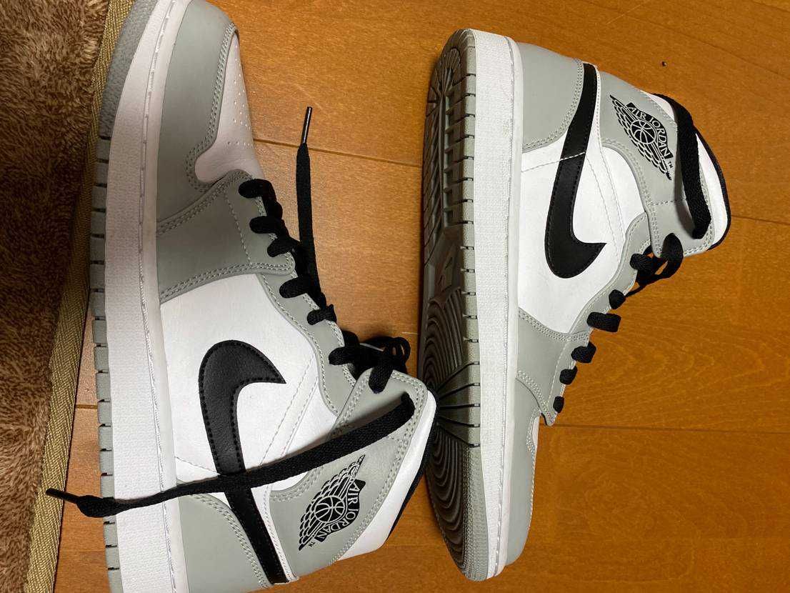 Nike Air Jordan 1 Mid "Light Smoke Grey/White/Black"