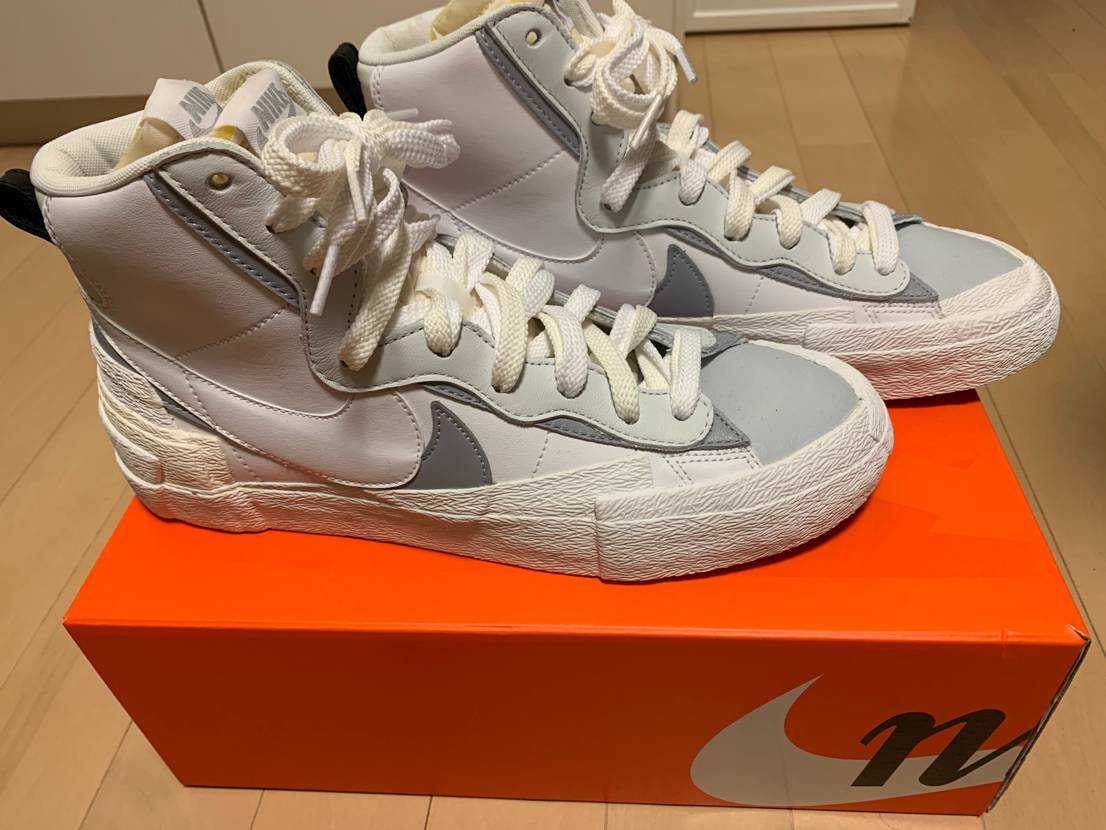 sacai × NIKE BLAZER MID "WHITE/WOLF GREY"