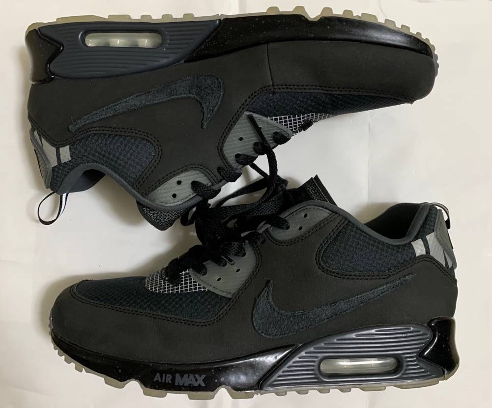 UNDEFEATED × Nike Air Max 90 "Black/Rush Pink"