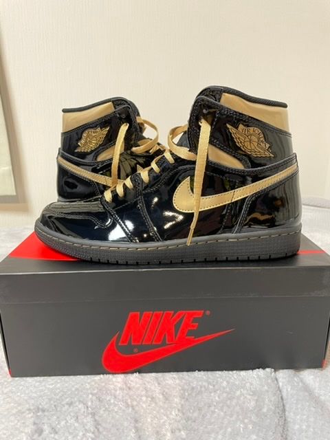 Nike Air Jordan 1 High OG "Black-Metalic Gold"