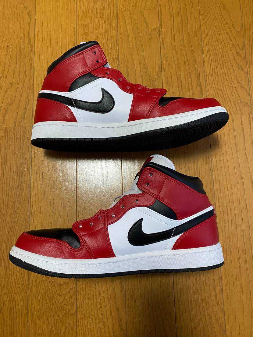 Nike Air Jordan 1 Mid "Chicago Black Toe"