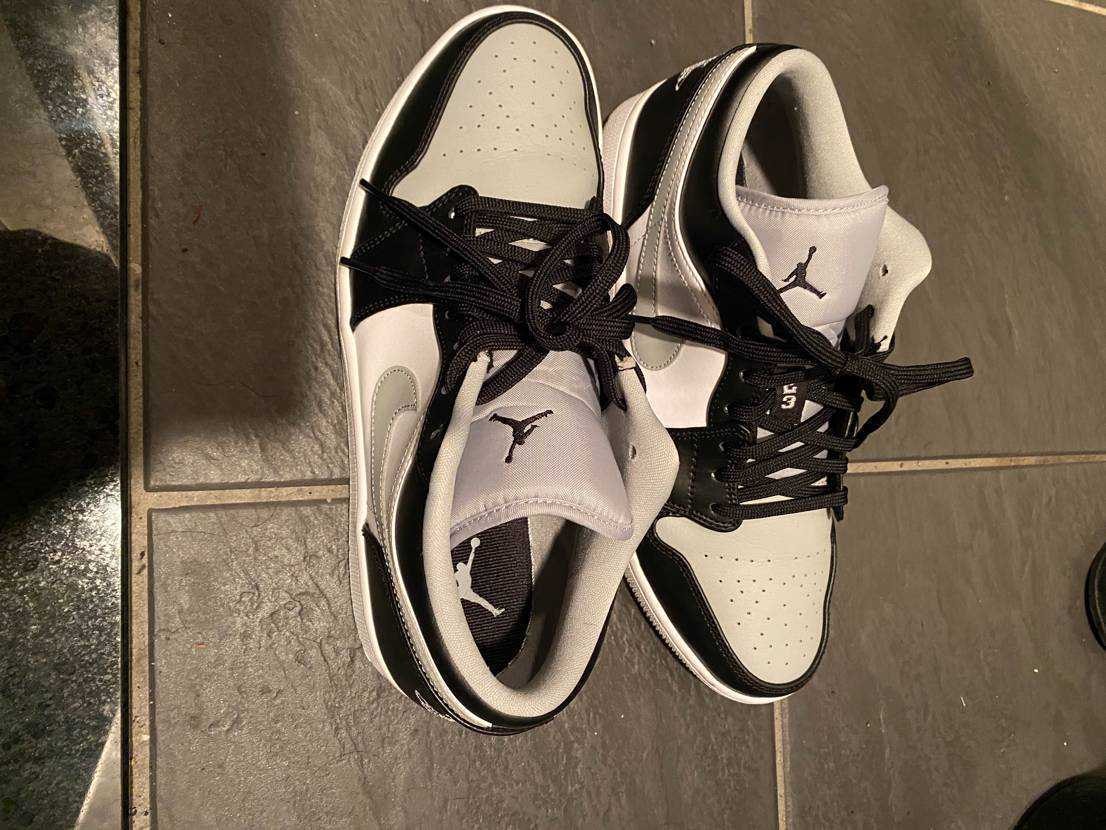 NIKE AIR JORDAN 1 LOW "BLACK/LIGHT SMOKE GREY"