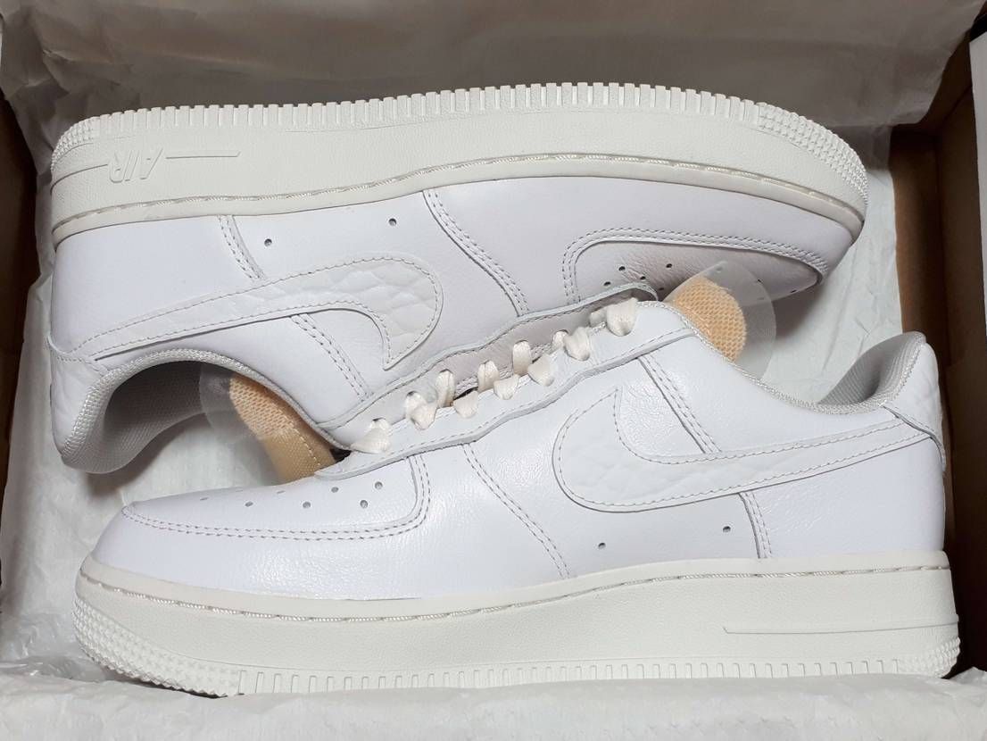 Nike Women's Air Force 1 Low '07 LX "Bling"