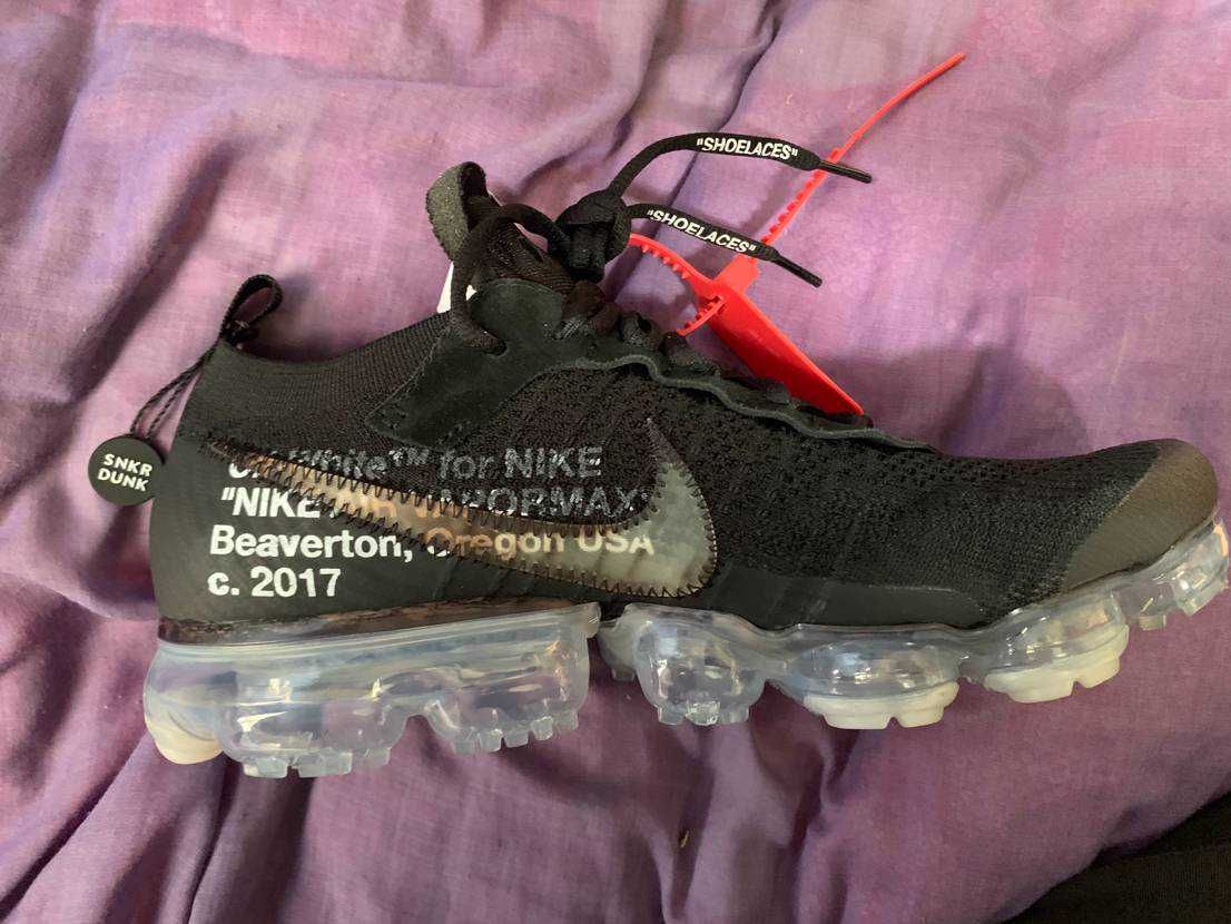 Off-White × Nike Air Vapormax "Black/Total Orange/Clear"