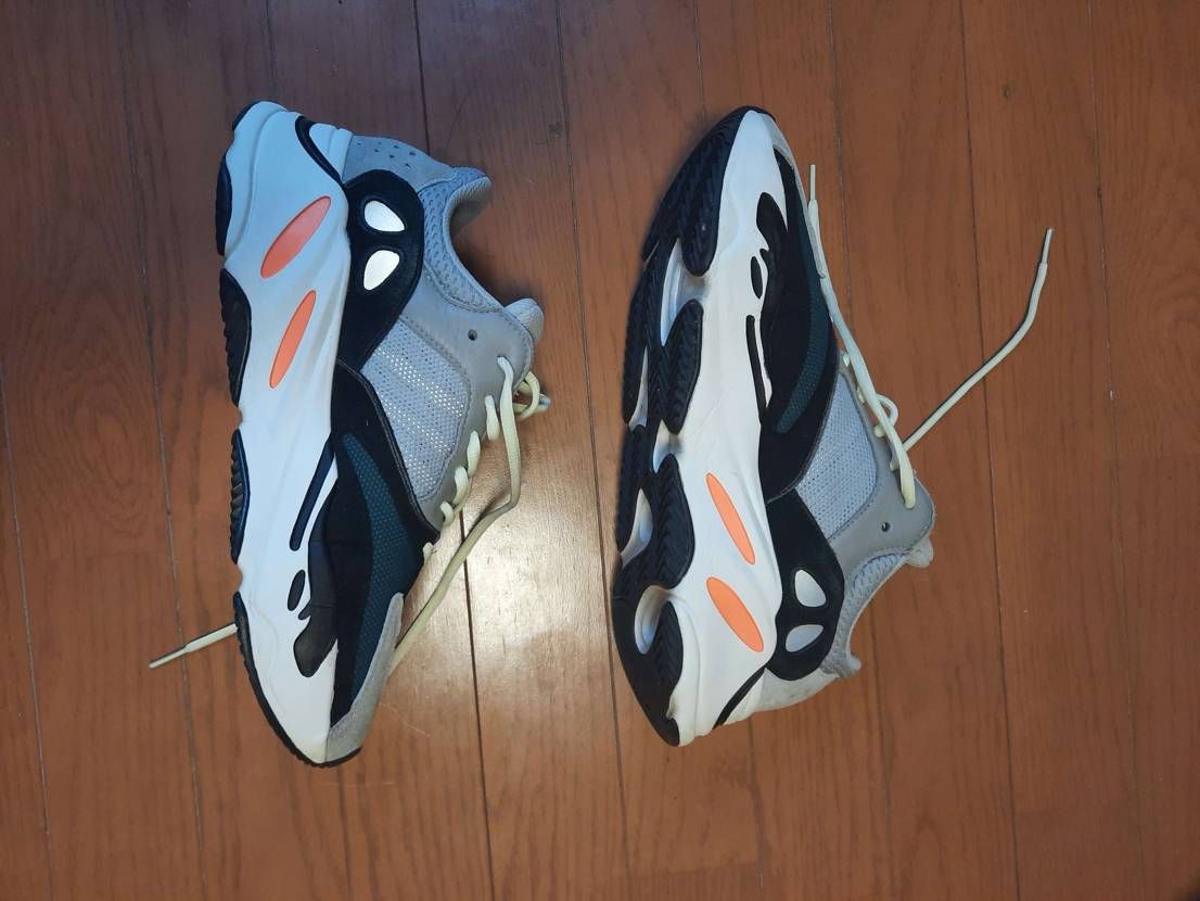 adidas YEEZY Boost 700 "Wave Runner"