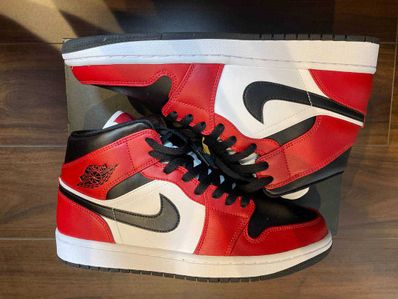 Nike Air Jordan 1 Mid "Chicago Black Toe"