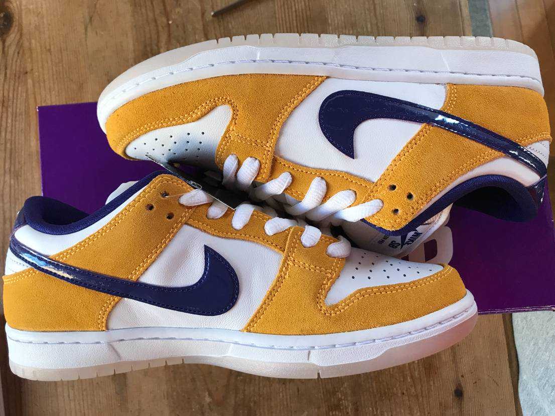 Nike SB Dunk Low "Laser Orange"