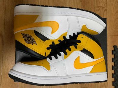Nike Air Jordan 1 Mid "University Gold"