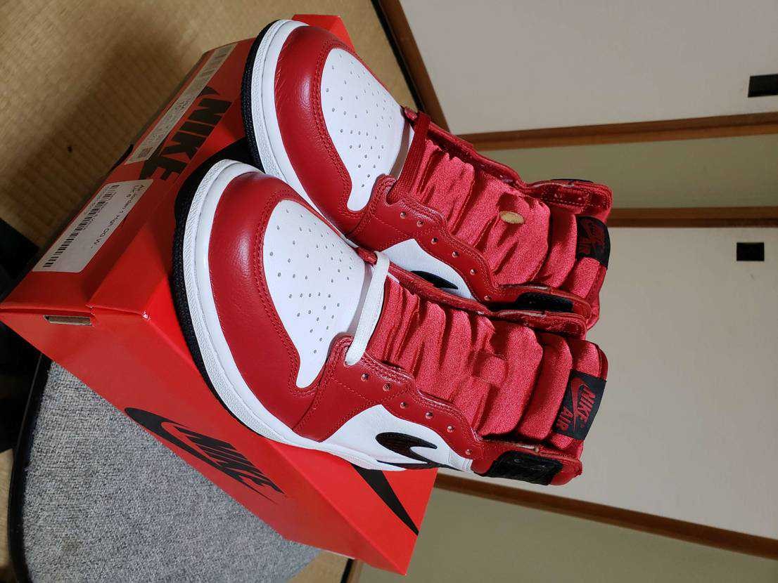 Nike Women's Air Jordan 1 High OG "Satin Red"