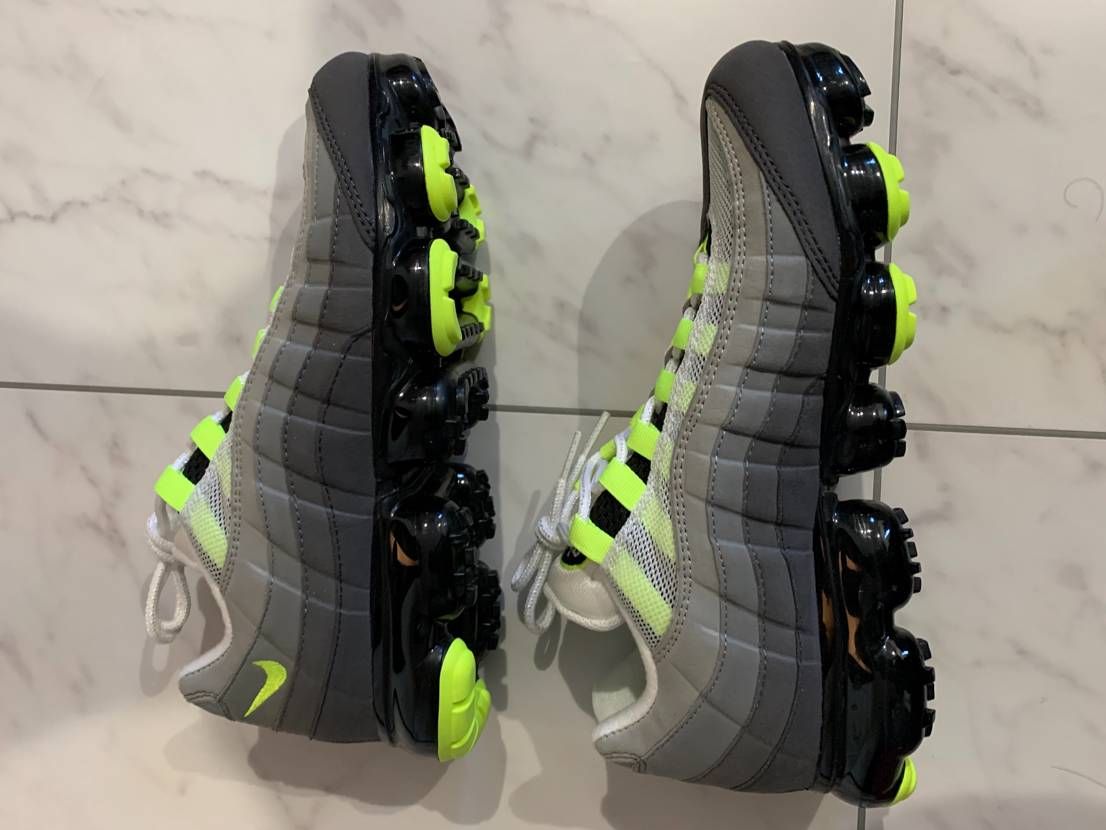 Nike Air Vapormax 95 "Neon"