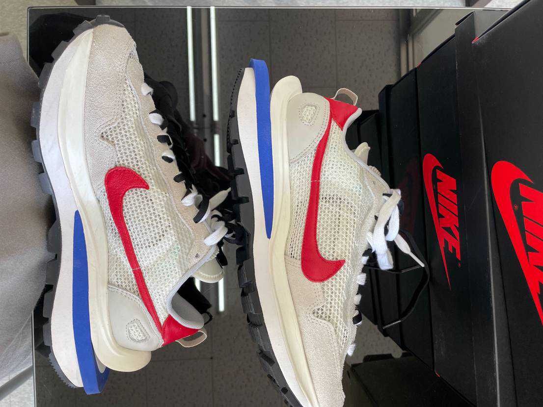 sacai × Nike Vapor Waffle "Royal Fuchsia"