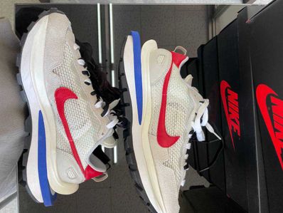 sacai × Nike Vapor Waffle "Royal Fuchsia"