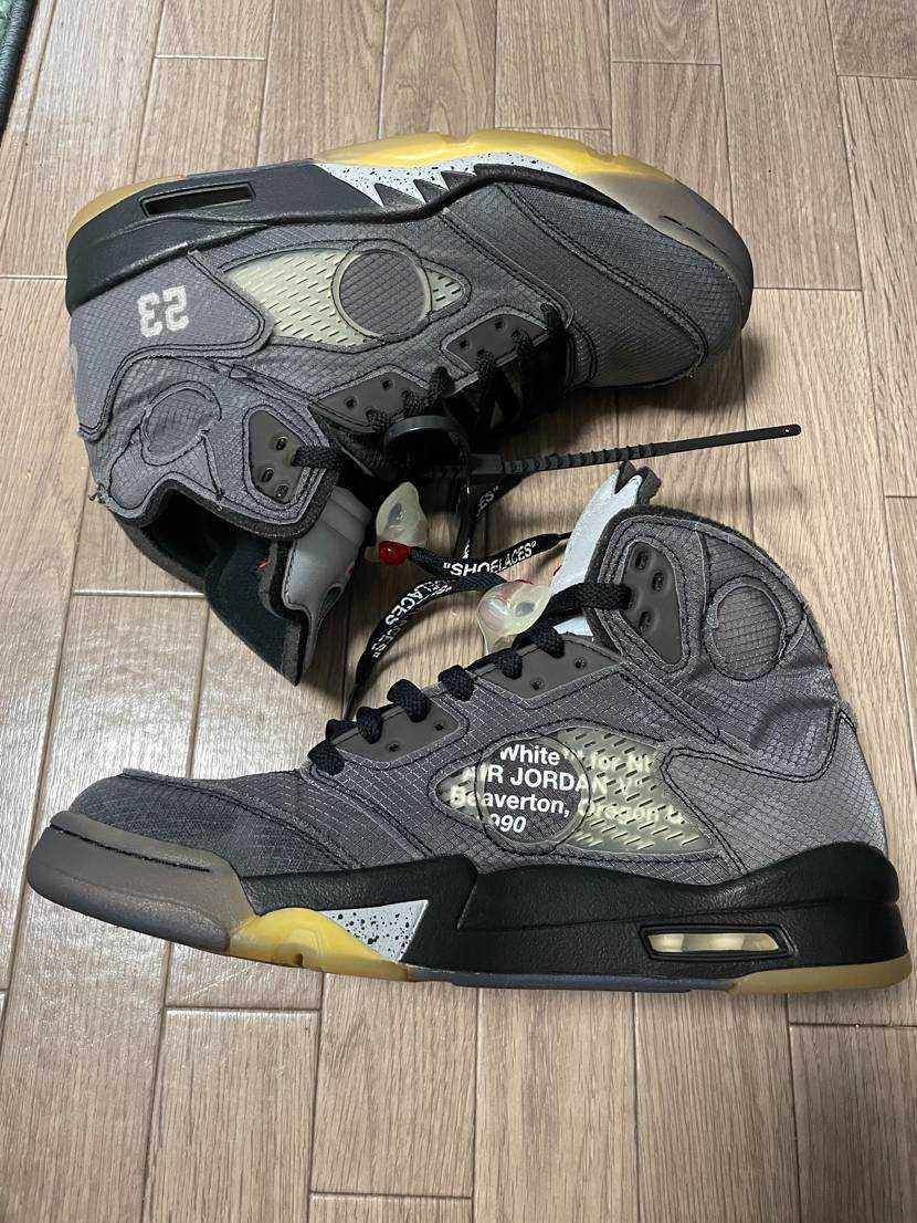 Off-White × Nike Air Jordan 5 "Black/Muslin/Fire Red"