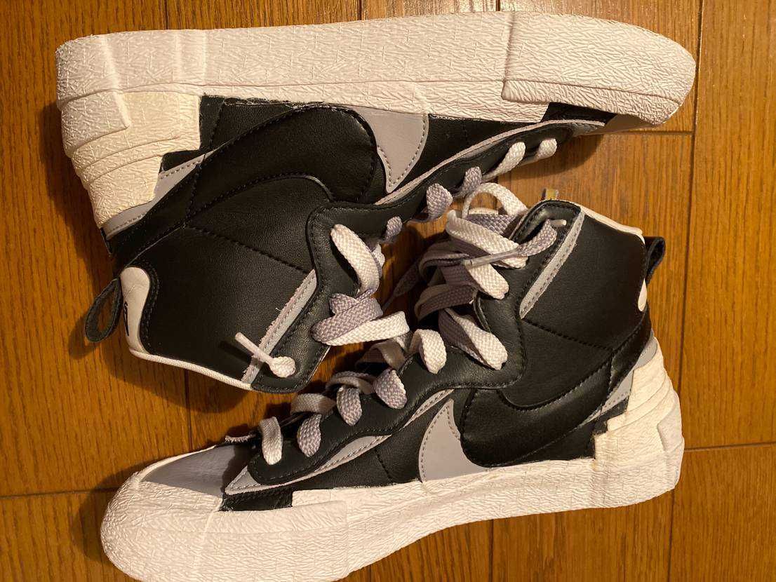 sacai × NIKE BLAZER MID "BLACK/WOLF GREY/WHITE"