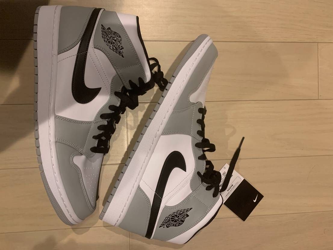 Nike Air Jordan 1 Mid "Light Smoke Grey/White/Black"