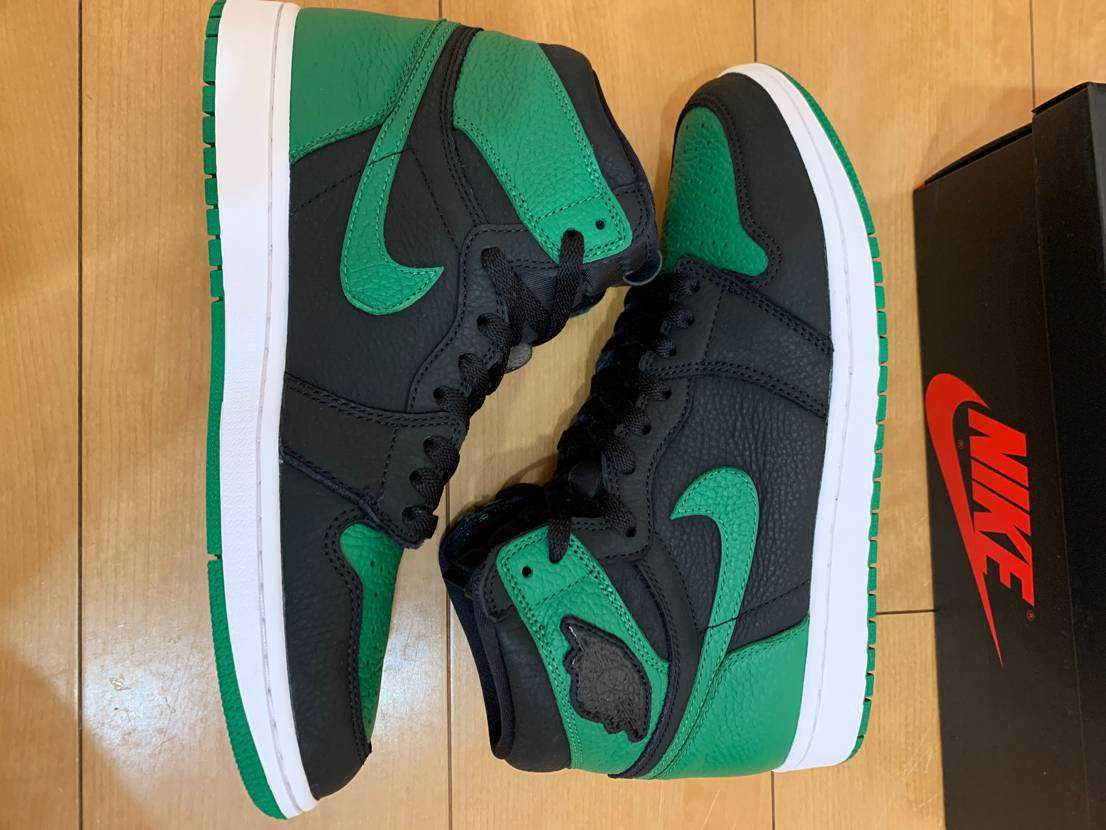 Nike Air Jordan 1 Retro High OG "Black/Pine Green" (2020)