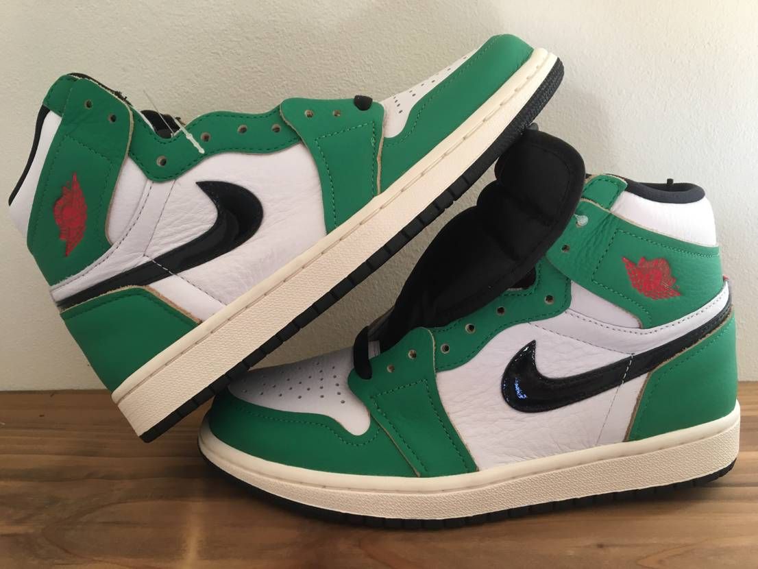 Nike Women's Air Jordan 1 High OG "Lucky Green/White-Sail-Black"   