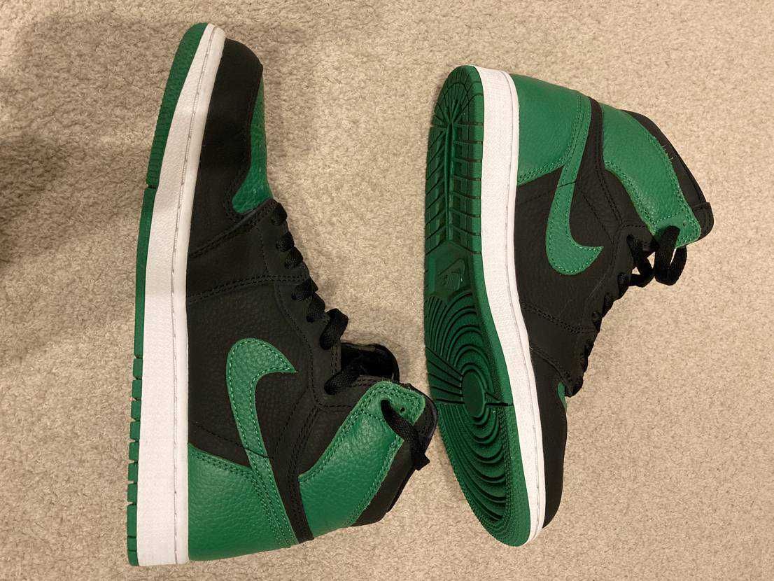 Nike Air Jordan 1 Retro High OG "Black/Pine Green" (2020)