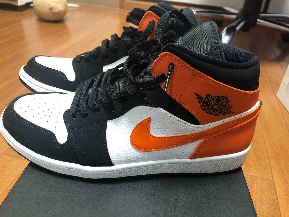 NIKE AIR JORDAN 1 MID "SHATTERED BACKBOARD"