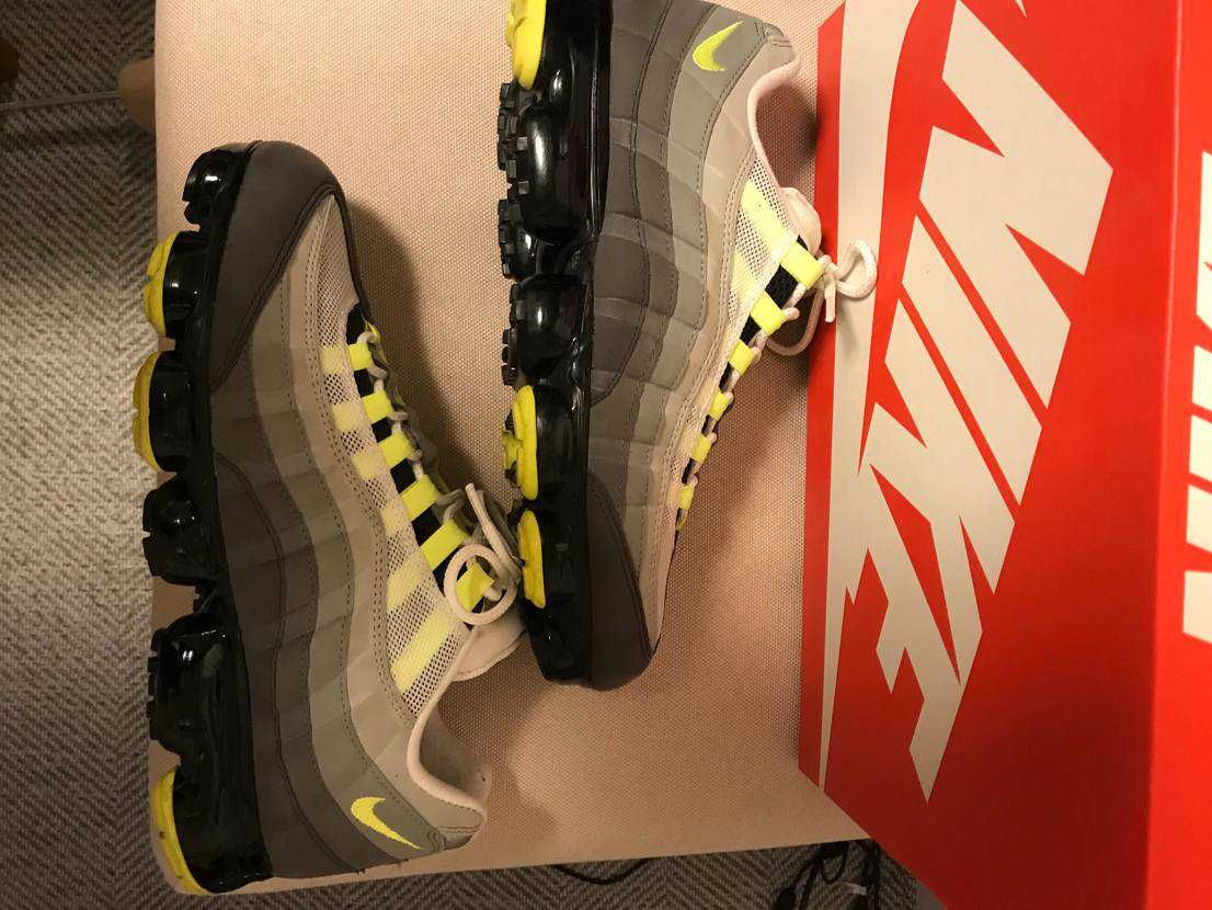 Nike Air Vapormax 95 "Neon"