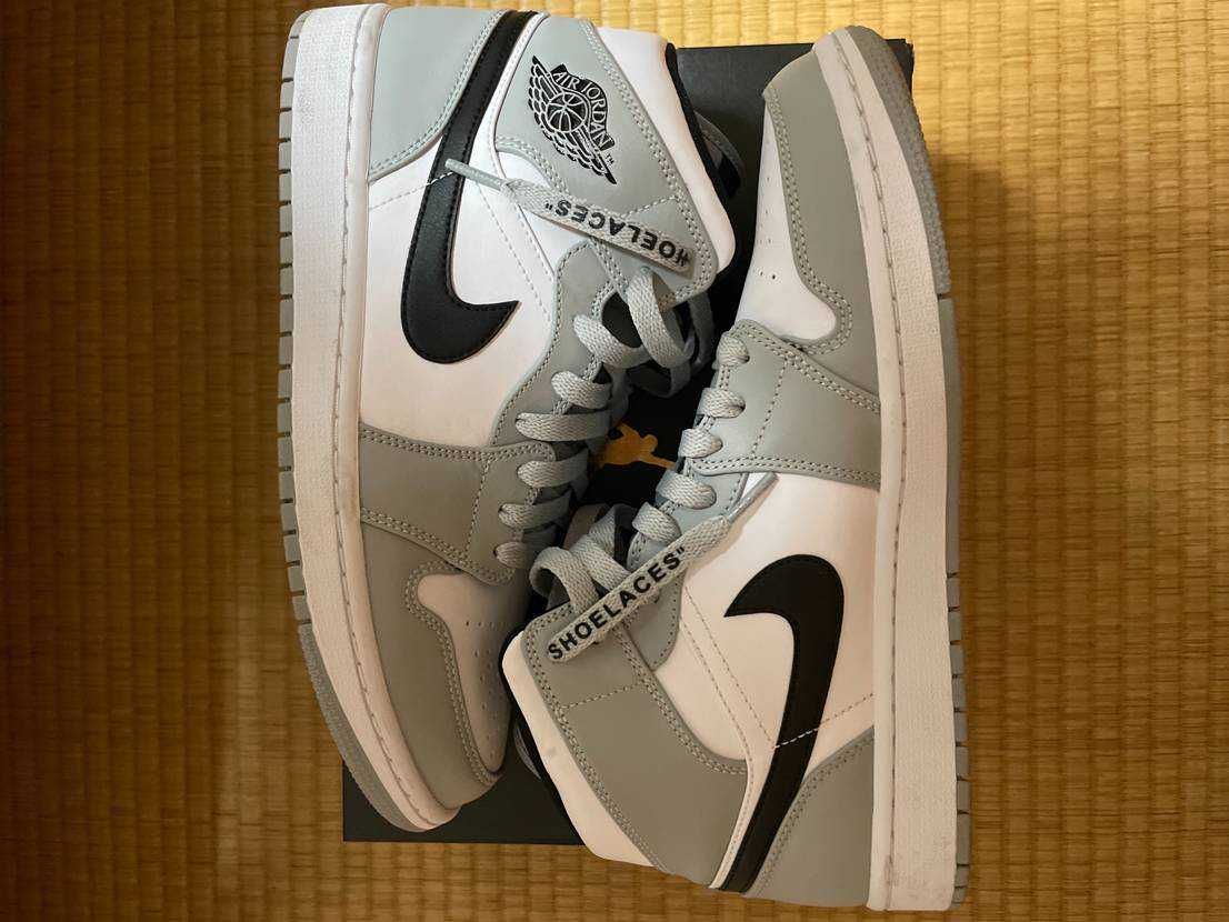 Nike Air Jordan 1 Mid "Light Smoke Grey/White/Black"