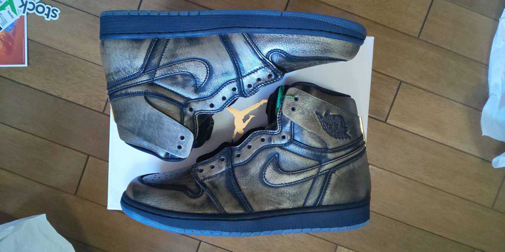 NIKE AIR JORDAN 1 RETRO HIGH OG WINGS "BLACK/BLACK-METALLIC GOLD"